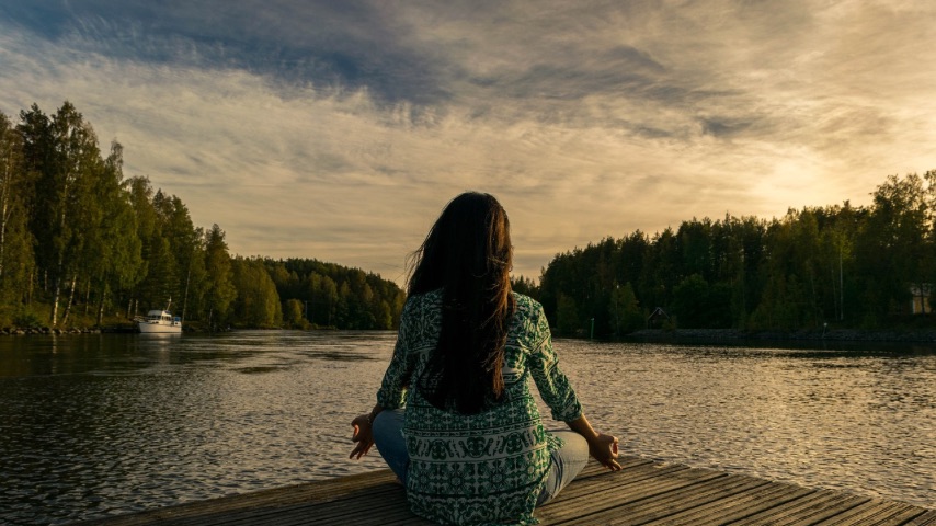 The Power of Mindfulness: Cultivating Presence in a Fast-Paced World